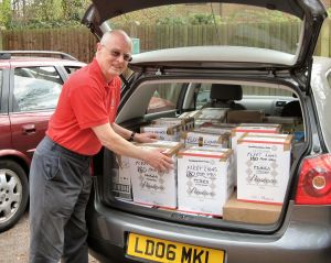 Lion Grahame Pullen unloading